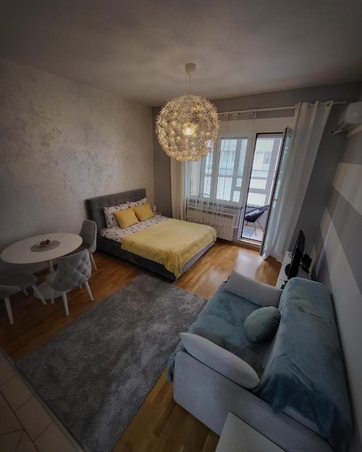 Teodora Lux Apartman Free Privat Parking Apartment Novi Sad Exterior photo